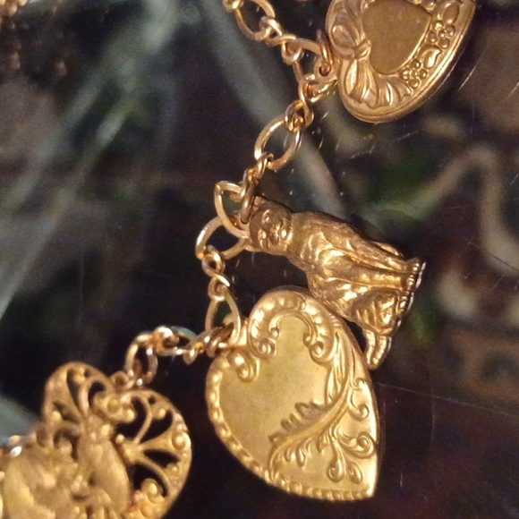 GOLD AND BRASS HEARTS WITH CATS  RARE FIND NECKLACE - Picture 2 of 6